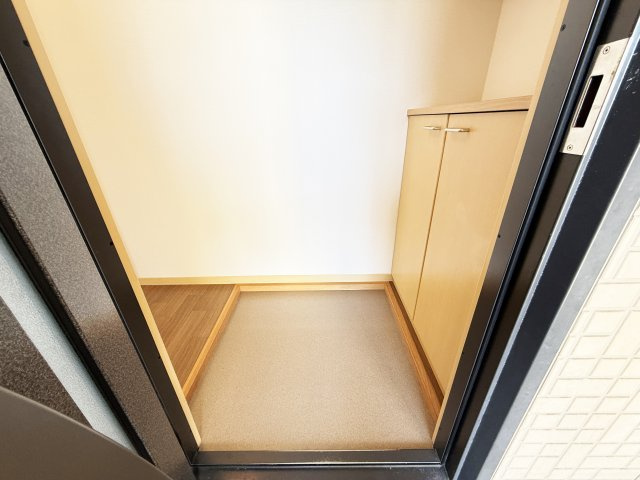 フレグランス桃源の玄関