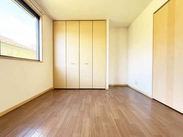 フレグランス桃源の洋室