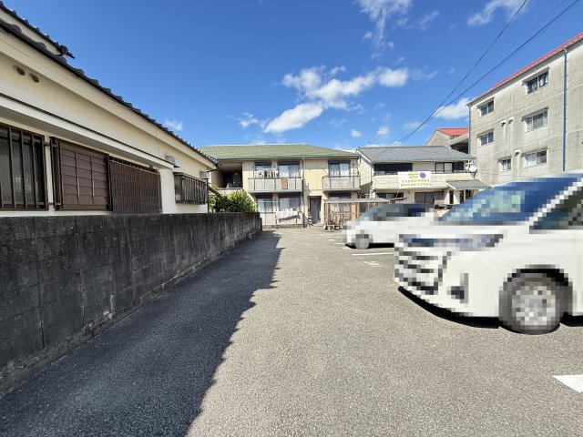 フレグランス桃源の駐車場