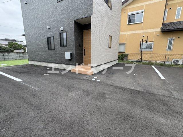 アルファコート六供の駐車場|高崎、前橋のお部屋探しはエンドスケープまで！お客様の理想お聞かせ下さい♪