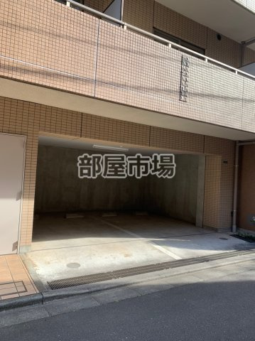 アーバンフォート住吉の駐車場