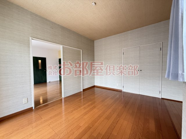 グランデール長園　B棟の洋室|広々とした洋室です