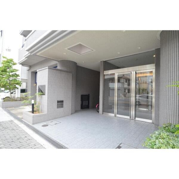 サンシャインブレセットハウスのエントランス