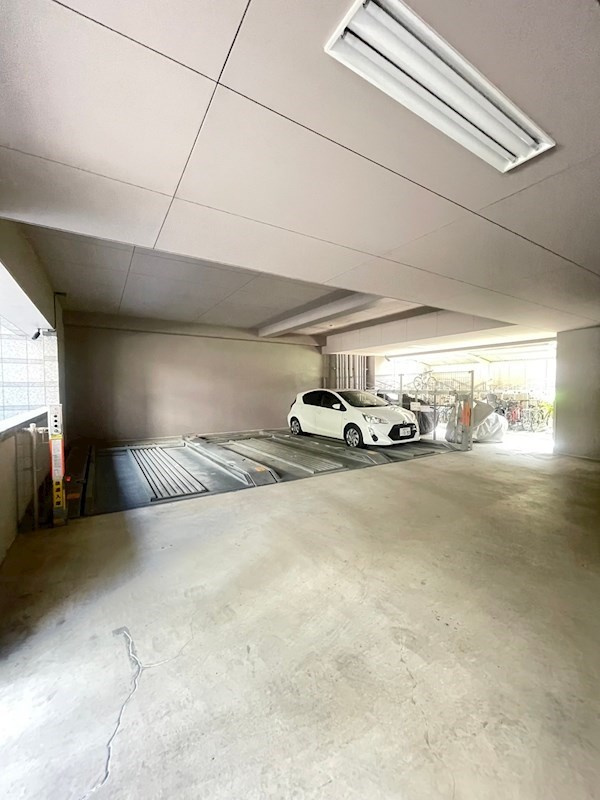 グランフォーレラグゼ博多の駐車場
