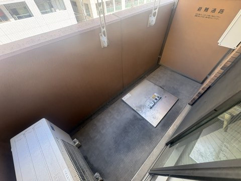 プレサンスOSAKA江坂のバルコニー