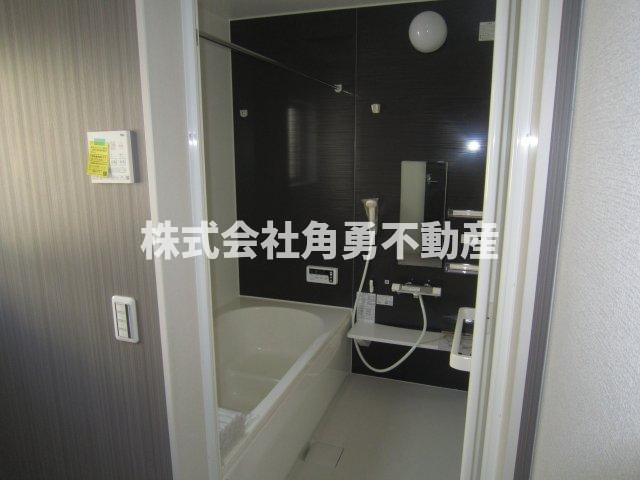 伊勢原市八幡台3期　新築一戸建て　2号棟の内観：施工例|《施工例》浴室