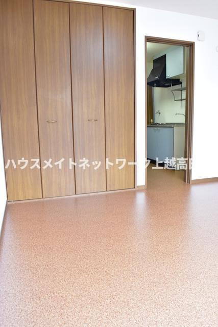 ＫＥＮ’Ｓハウスの内装|洋室8.0帖（参考同型103号室室内写真）