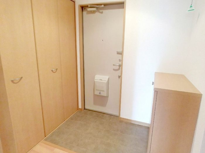 ユニフレックス砺波　Ｂの玄関