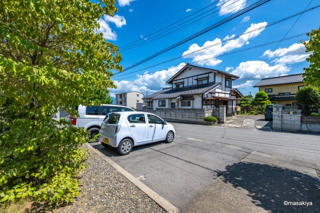 ポムラフィネの駐車場