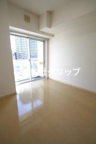 PLEASTYLE川崎の洋室