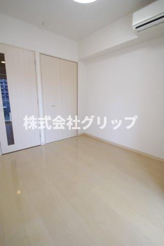 PLEASTYLE川崎の洋室