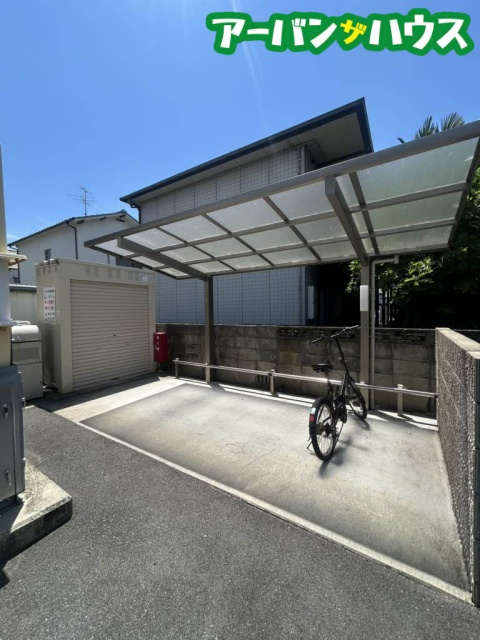 フルールKの駐車場