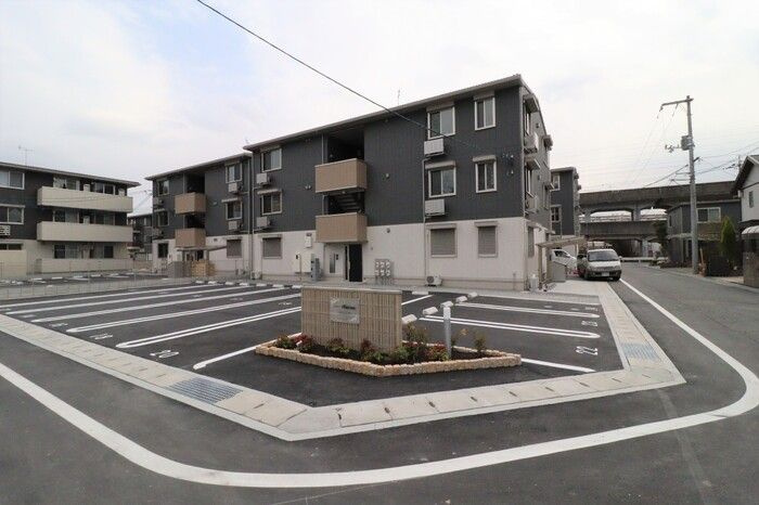 プラトー　B棟の駐車場