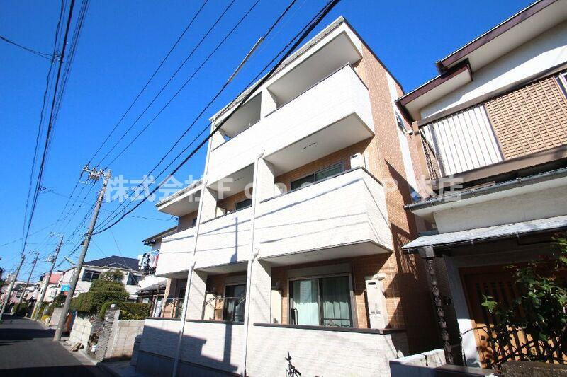 ファーストインプレスの外観