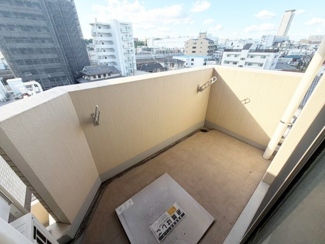 BeeHive吹田駅前のバルコニー