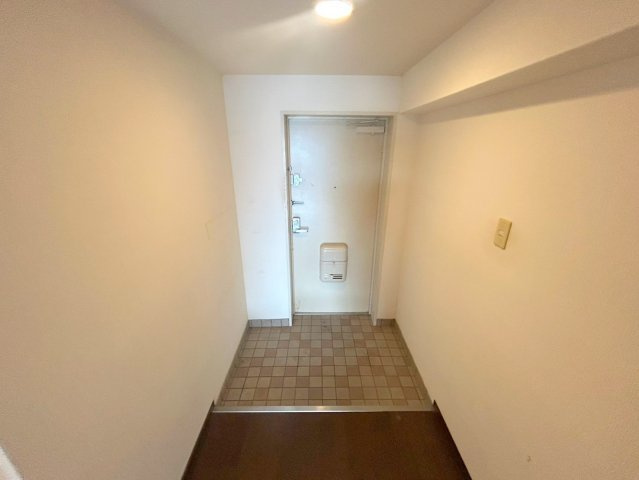 カルム千里山土井の玄関