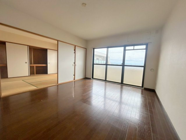 カルム千里山土井の居間・リビング