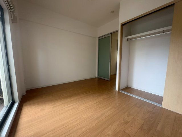 吹田市江坂町１丁目の賃貸マンションの居間・リビング