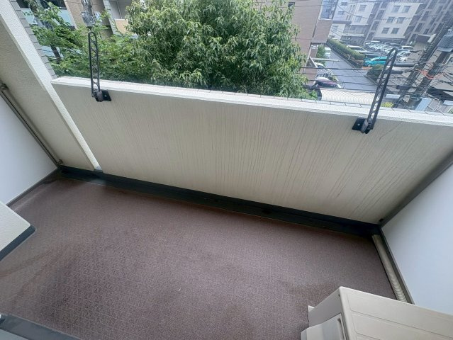 吹田市江坂町１丁目の賃貸マンションのバルコニー