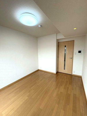 【内装】 | ルーブル多摩川伍番館 | リビングを別角度から