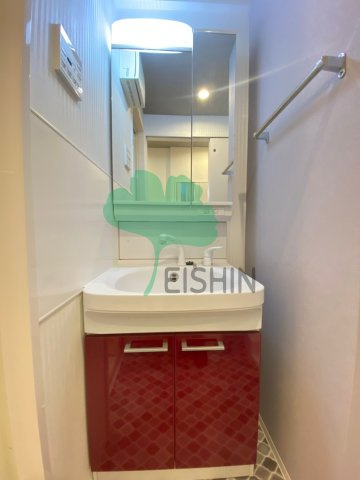 ギャラクシー博多駅北の洗面所|シンプルで使いやすい洗面台です！