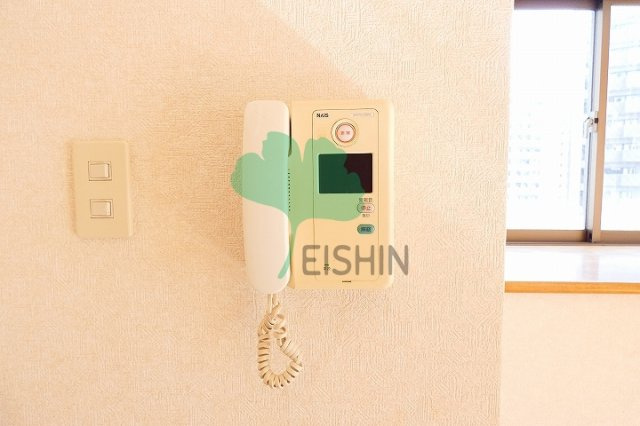 クレタ県庁前の設備