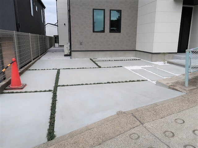 S-Residenceの駐車場