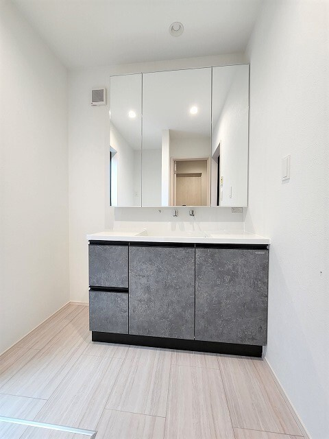 S-Residenceの洗面所