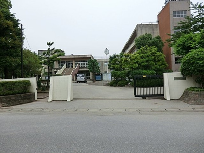 春日部市立上沖小学校まで450ｍ