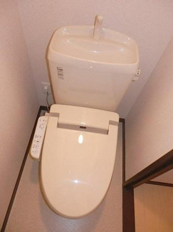 温水洗浄便座付きトイレ