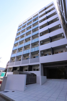 オートロック付き1LDKマンション。