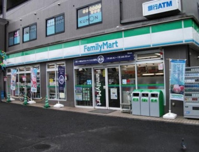 ファミリーマート豊島園駅前店 352m