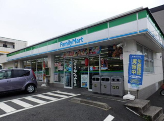 ファミリーマート市川相之川二丁目店 徒歩8分。コンビニ 640m