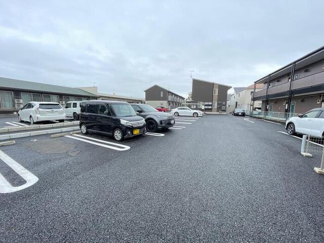 ルッソの駐車場|駐車場