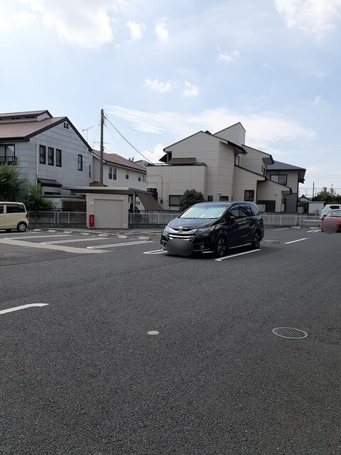 アロッジオ　ＥＸの駐車場
