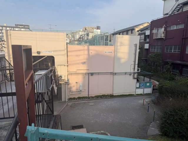 若木保育園 徒歩3分。 210m