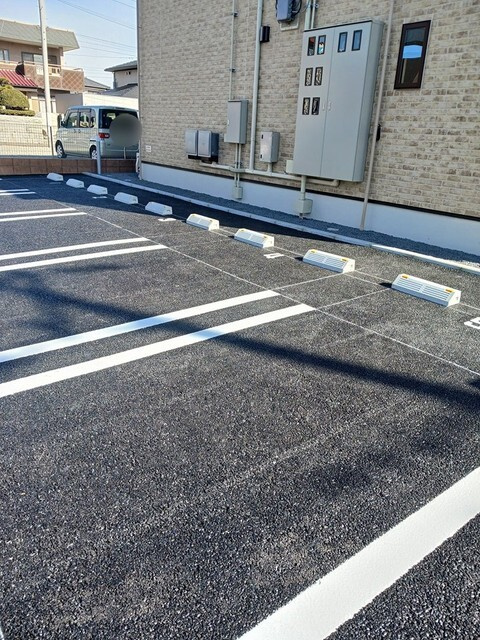 アルモニの駐車場