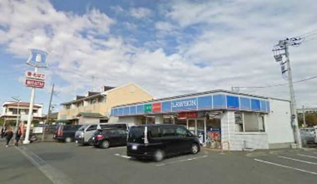 ローソン藤沢遠藤店 徒歩9分。コンビニ 700m