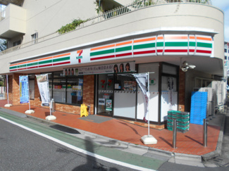 セブンイレブン練馬貫井５丁目店／305m