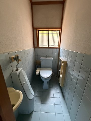 金沢市　西泉1丁目　のトイレ|落ち着いた色調のトイレです