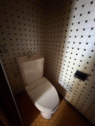 金沢市　西泉1丁目　のトイレ|落ち着いた色調のトイレです