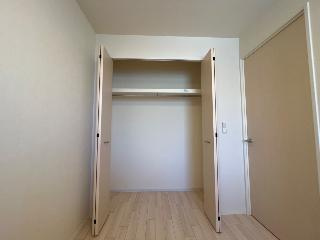 ネクストステージの収納|建具の色は相違がございます（イメージ）