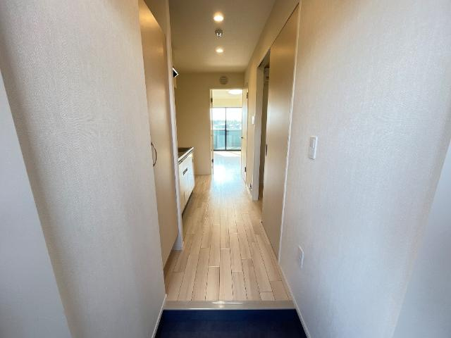 Ｓ－ＢＬＯＯＤ　ＯＺＵ　ＢＡＳＥの内装|廊下