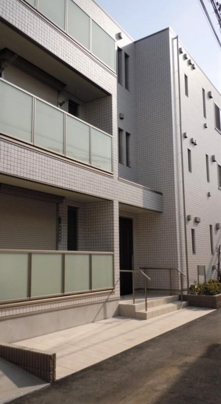 ラシーネ北新宿の外観