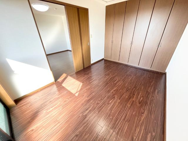 メゾンプレサスの内装|洋室