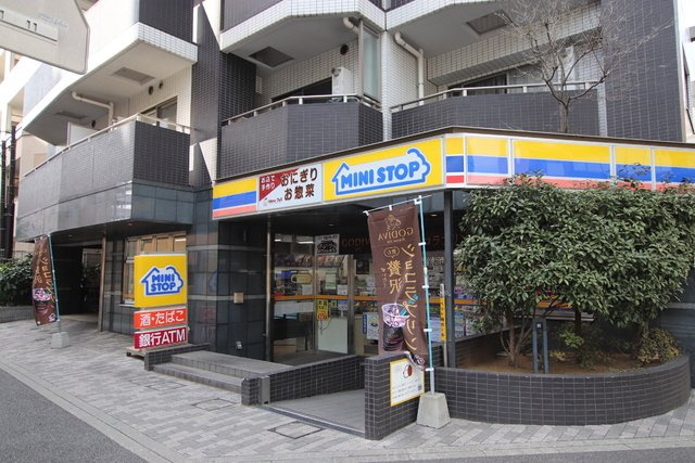 ミニストップ新横浜１丁目店まで450m