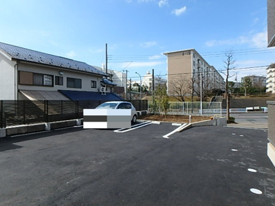 敷地内駐車場（有料・要空き確認）