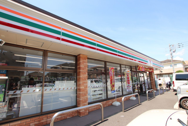 セブン-イレブン 相模原二本松３丁目店まで400ｍ