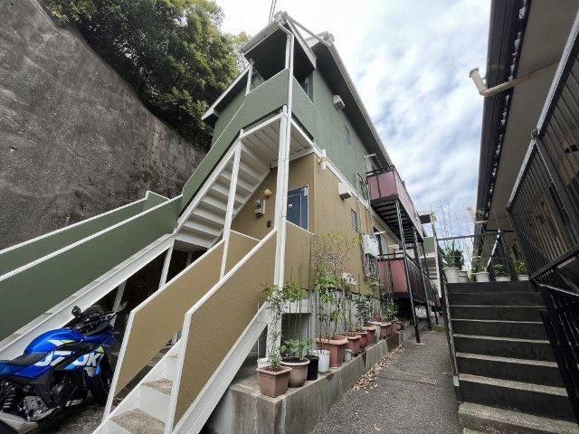 福石グリーンコートの外観
