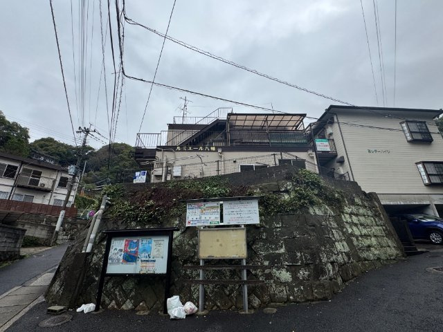 ルミエール八幡のその他|ゴミステーション（指定ゴミ袋必要）